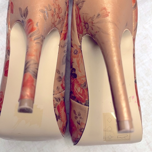 Floral Pattern Ladies High Heels size 7.5, “Call It Spring” - Picture 3 of 5